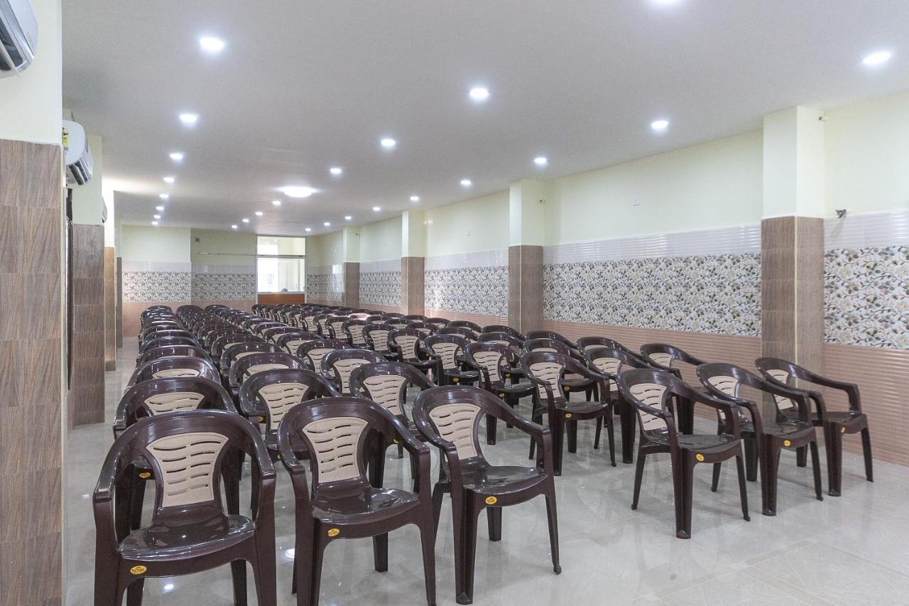 Oyo Hotel Sannidhi Residency Tirupati Exteriör bild
