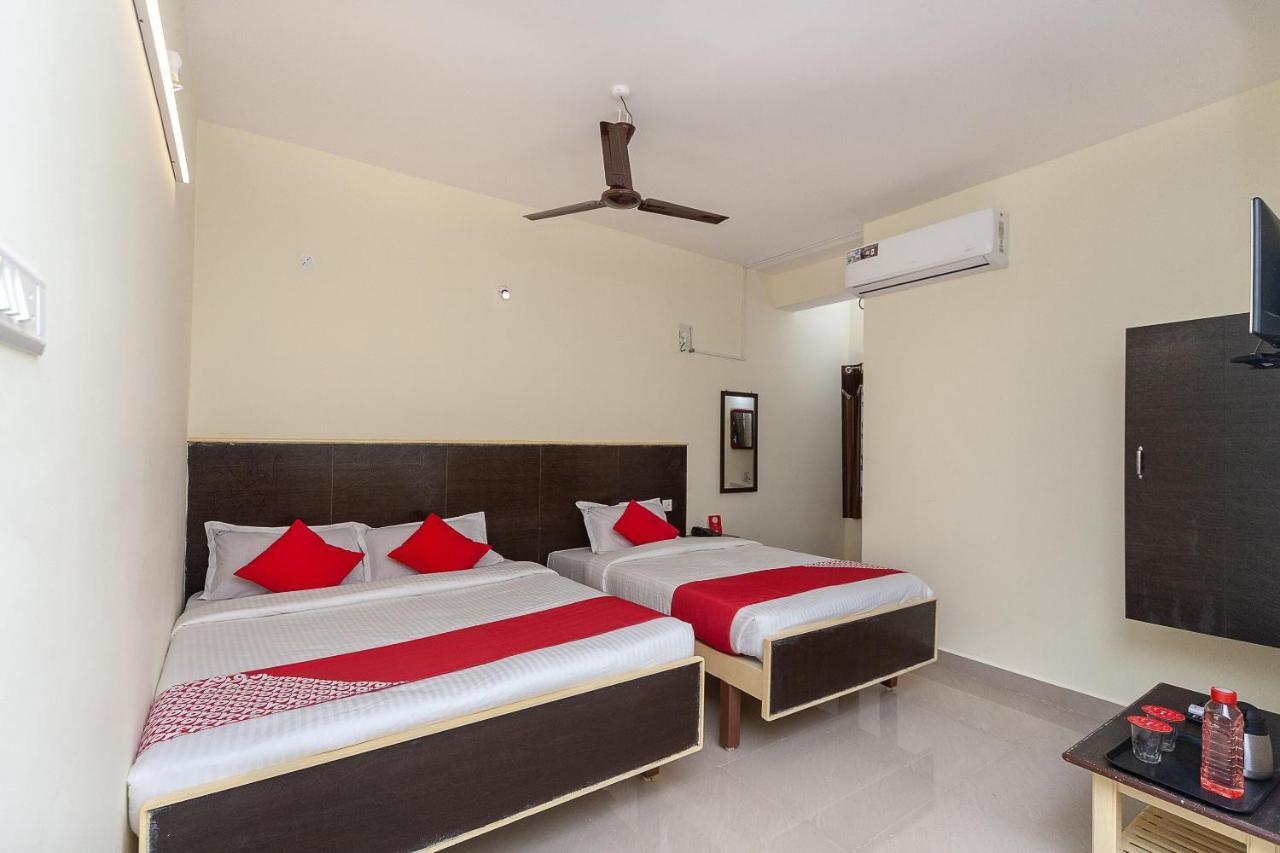 Oyo Hotel Sannidhi Residency Tirupati Exteriör bild