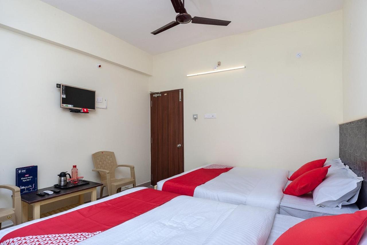 Oyo Hotel Sannidhi Residency Tirupati Exteriör bild