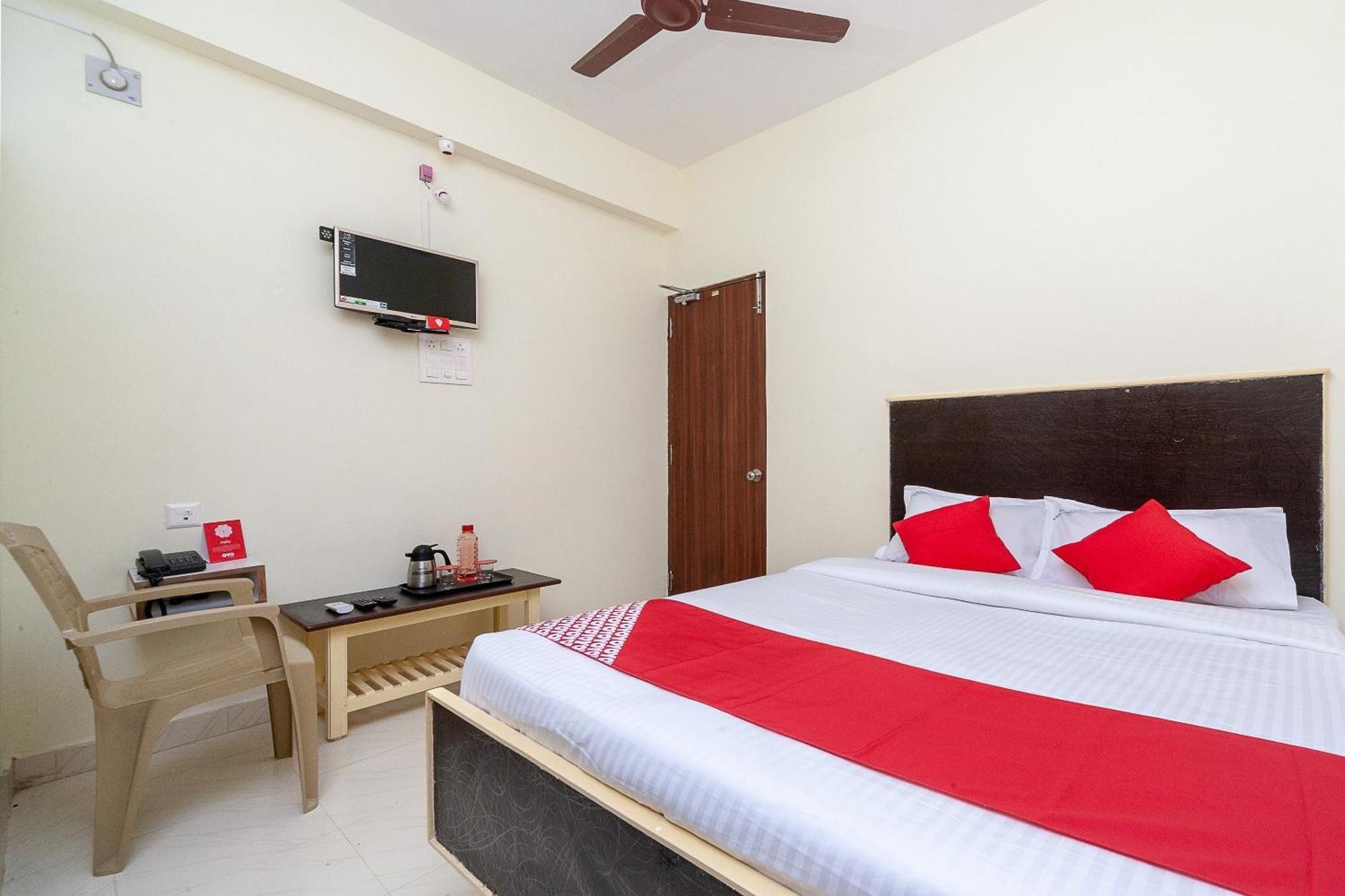 Oyo Hotel Sannidhi Residency Tirupati Exteriör bild